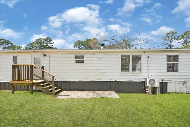 9586 Darkwood Street, Willis, TX 77318