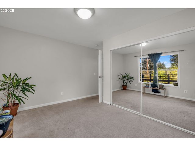 5238 Sw VACUNA St, Portland, OR 97219