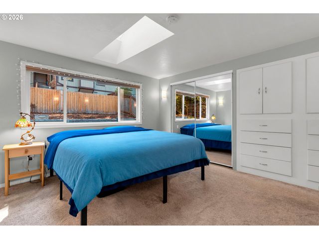 5238 Sw VACUNA St, Portland, OR 97219