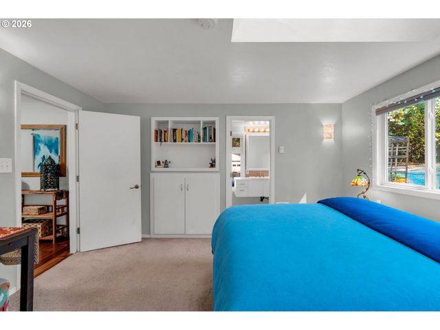 5238 Sw VACUNA St, Portland, OR 97219