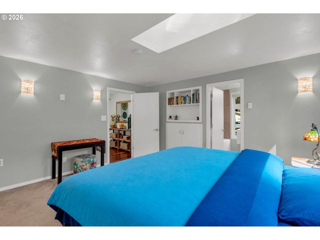 5238 Sw VACUNA St, Portland, OR 97219