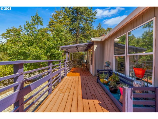 5238 Sw VACUNA St, Portland, OR 97219