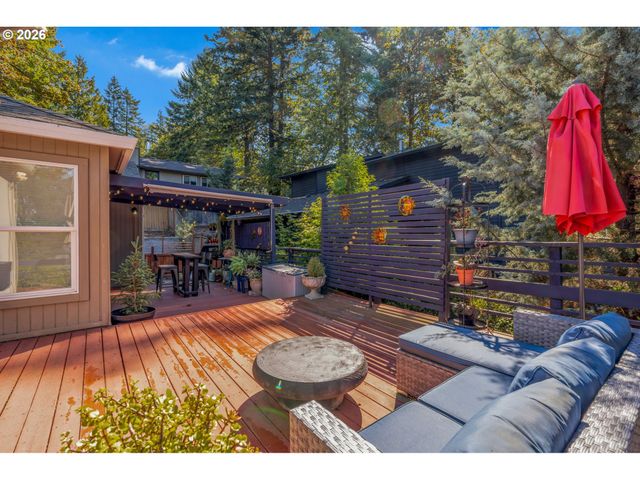 5238 Sw VACUNA St, Portland, OR 97219