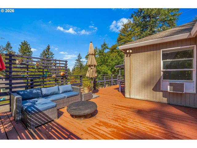 5238 Sw VACUNA St, Portland, OR 97219