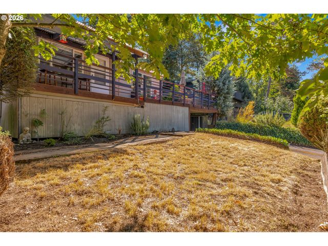 5238 Sw VACUNA St, Portland, OR 97219