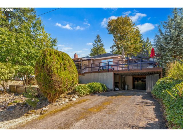 5238 Sw VACUNA St, Portland, OR 97219