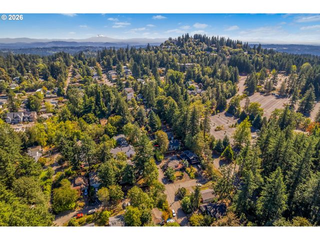 5238 Sw VACUNA St, Portland, OR 97219