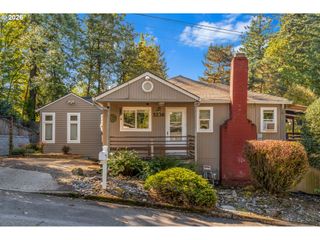 5238 Sw VACUNA St, Portland, OR 97219