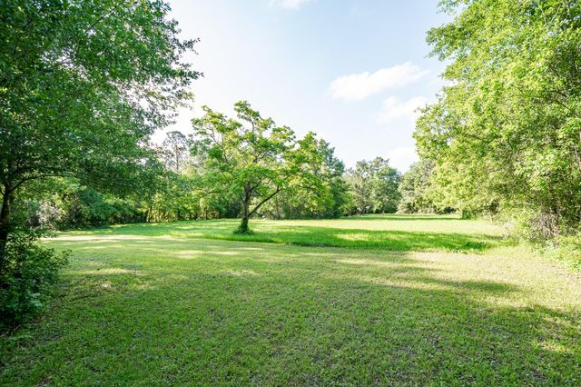 20650 S Hillcrest Drive, Porter, TX 77365