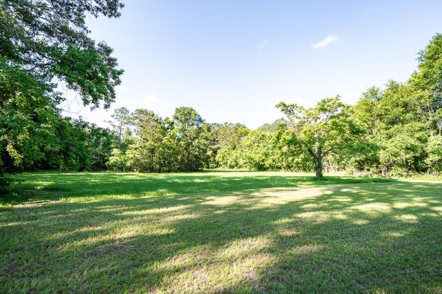 20650 S Hillcrest Drive, Porter, TX 77365