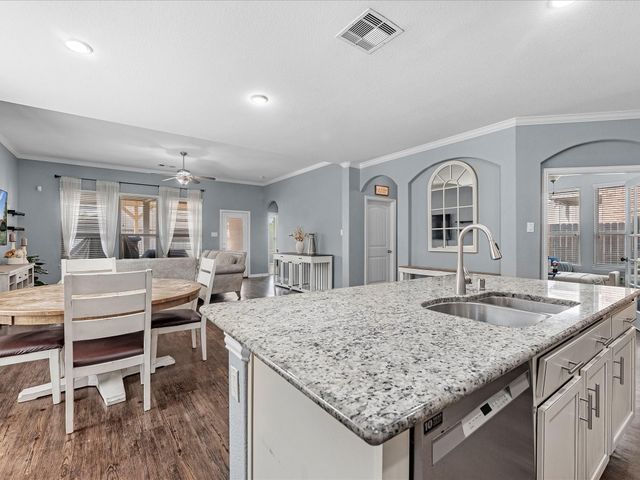 623 Orchid Hill Drive E, Conroe, TX 77301