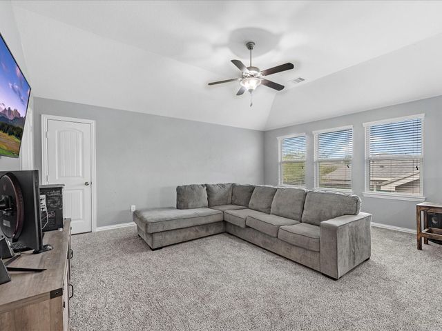 623 Orchid Hill Drive E, Conroe, TX 77301