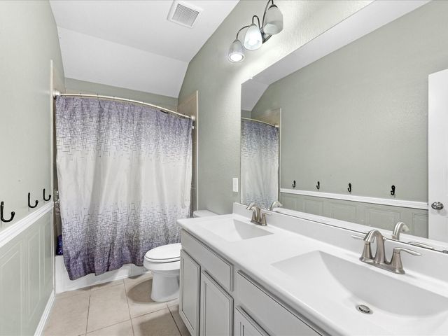 623 Orchid Hill Drive E, Conroe, TX 77301