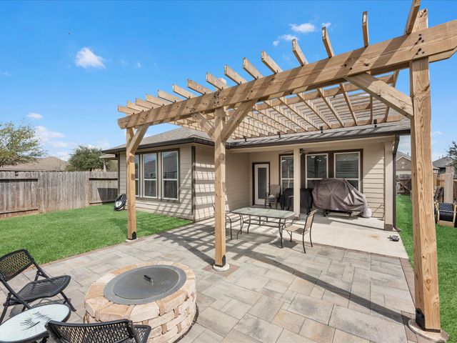 623 Orchid Hill Drive E, Conroe, TX 77301