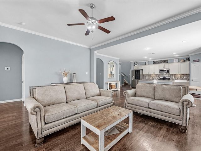 623 Orchid Hill Drive E, Conroe, TX 77301