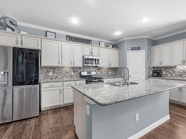 623 Orchid Hill Drive E, Conroe, TX 77301