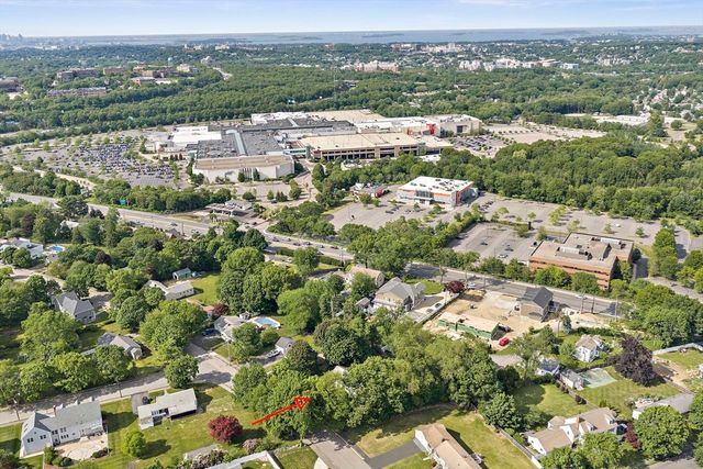 78 Blossom Rd, Braintree, MA 02184