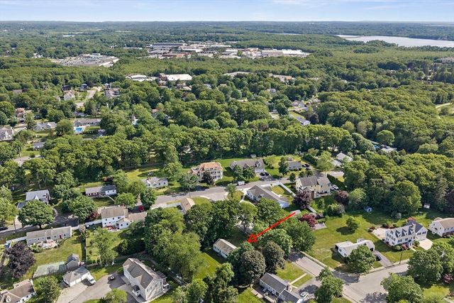 78 Blossom Rd, Braintree, MA 02184