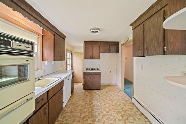 78 Blossom Rd, Braintree, MA 02184