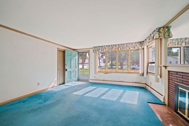 78 Blossom Rd, Braintree, MA 02184