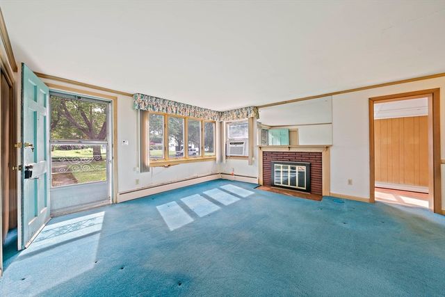 78 Blossom Rd, Braintree, MA 02184