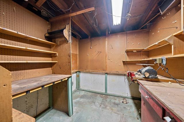78 Blossom Rd, Braintree, MA 02184