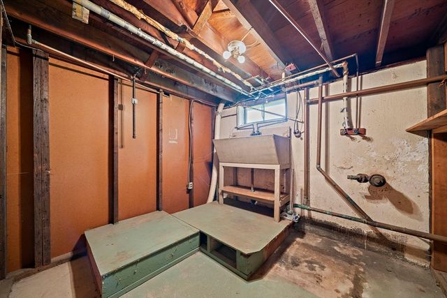 78 Blossom Rd, Braintree, MA 02184