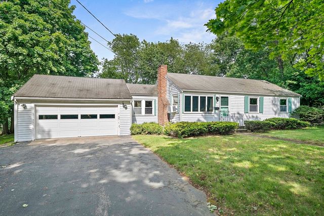 78 Blossom Rd, Braintree, MA 02184