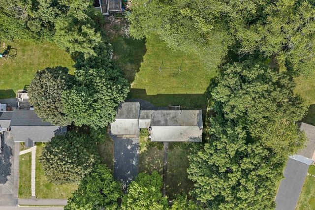 78 Blossom Rd, Braintree, MA 02184