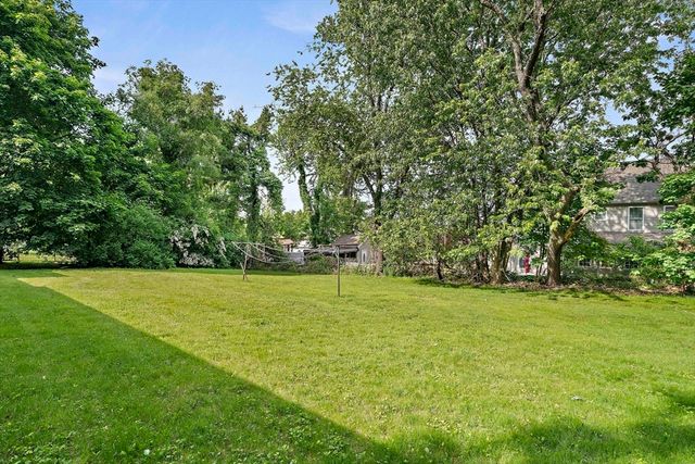 78 Blossom Rd, Braintree, MA 02184