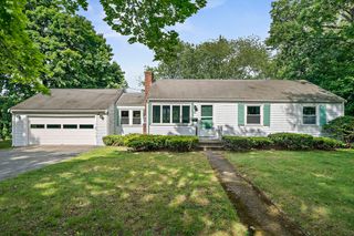 78 Blossom Rd, Braintree, MA 02184