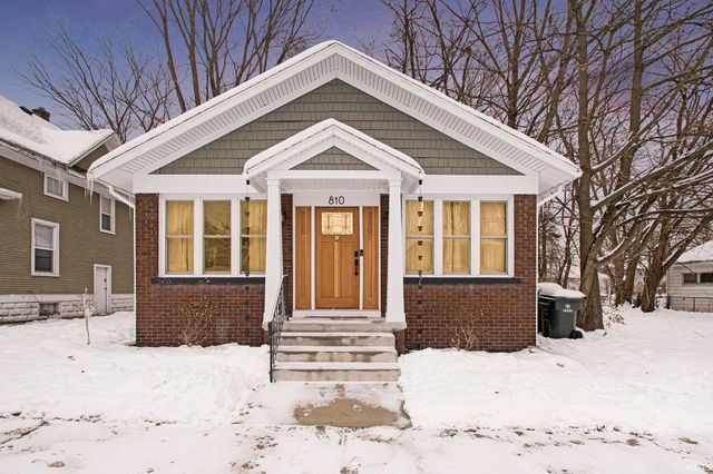 810 N Saint Louis Boulevard, South Bend, IN 46617