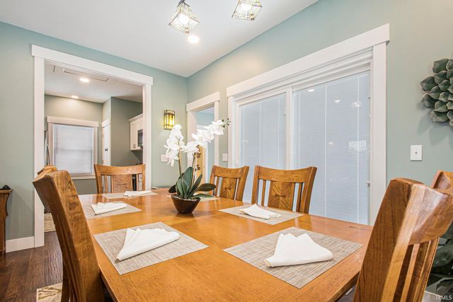 810 N Saint Louis Boulevard, South Bend, IN 46617