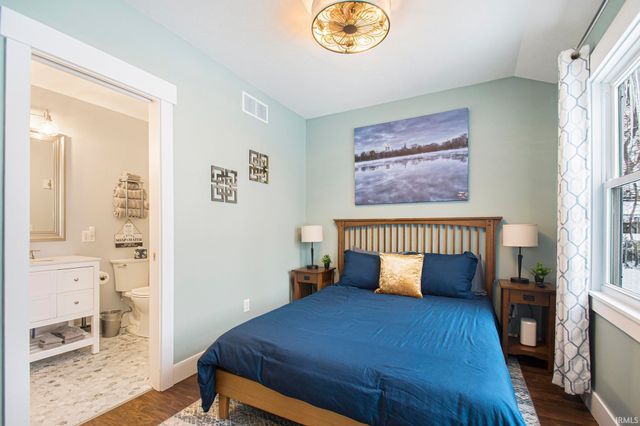 810 N Saint Louis Boulevard, South Bend, IN 46617