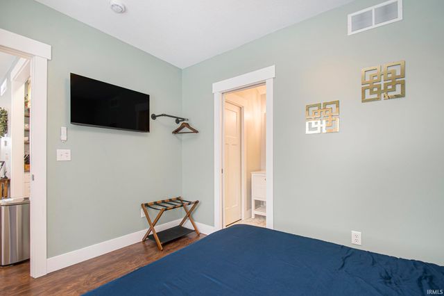 810 N Saint Louis Boulevard, South Bend, IN 46617