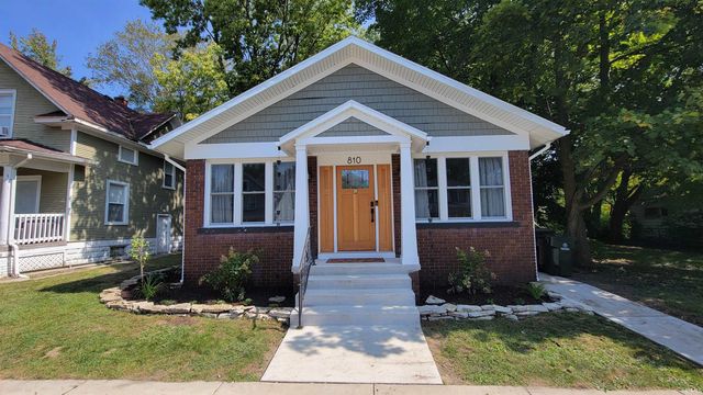 810 N Saint Louis Boulevard, South Bend, IN 46617