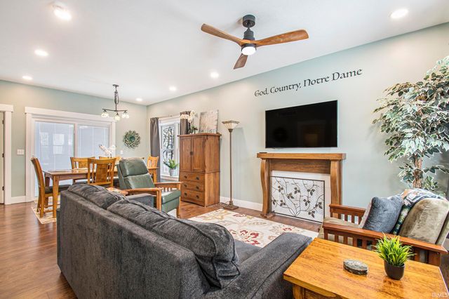 810 N Saint Louis Boulevard, South Bend, IN 46617