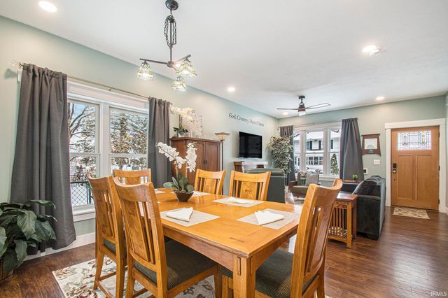 810 N Saint Louis Boulevard, South Bend, IN 46617