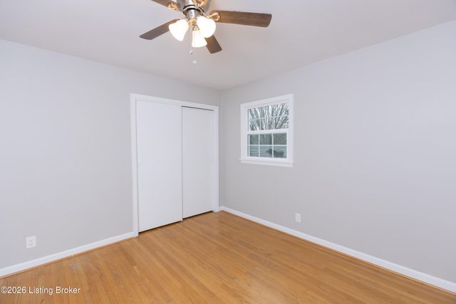 1105 Old Cannons Ln, Louisville, KY 40207