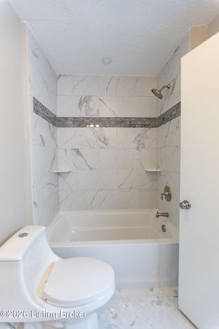 1105 Old Cannons Ln, Louisville, KY 40207