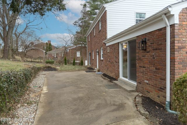 1105 Old Cannons Ln, Louisville, KY 40207
