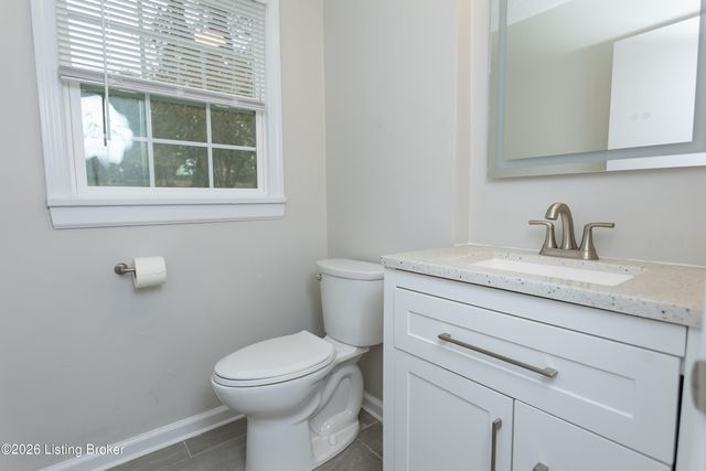 1105 Old Cannons Ln, Louisville, KY 40207