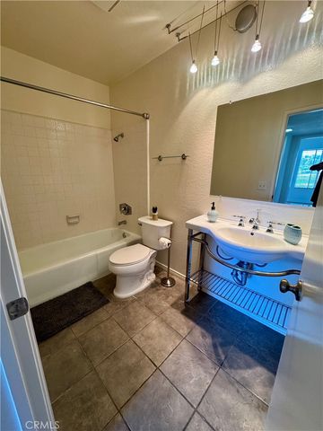 21372 Brookhurst 732, Huntington Beach, CA 92646