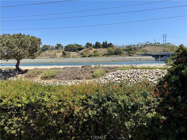 21372 Brookhurst 732, Huntington Beach, CA 92646