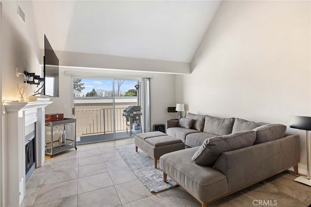 810 Baker 210, Costa Mesa, CA 92626