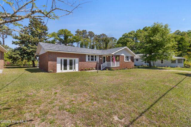 624 Jabbertown Road, Southport, NC 28461