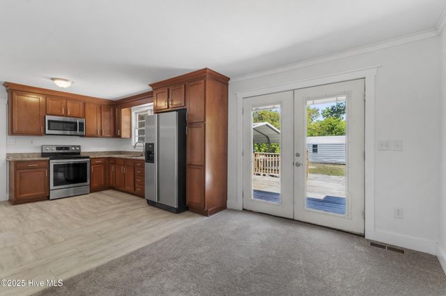 624 Jabbertown Road, Southport, NC 28461