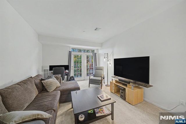 175 Rochelle Avenue 218, Rochelle Park, NJ 07662