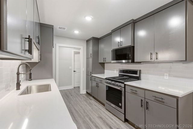 3012 W 70th Street, Tulsa, OK 74132