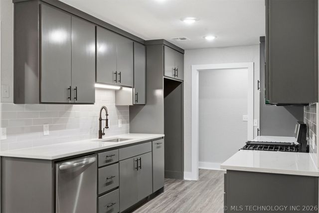 3012 W 70th Street, Tulsa, OK 74132